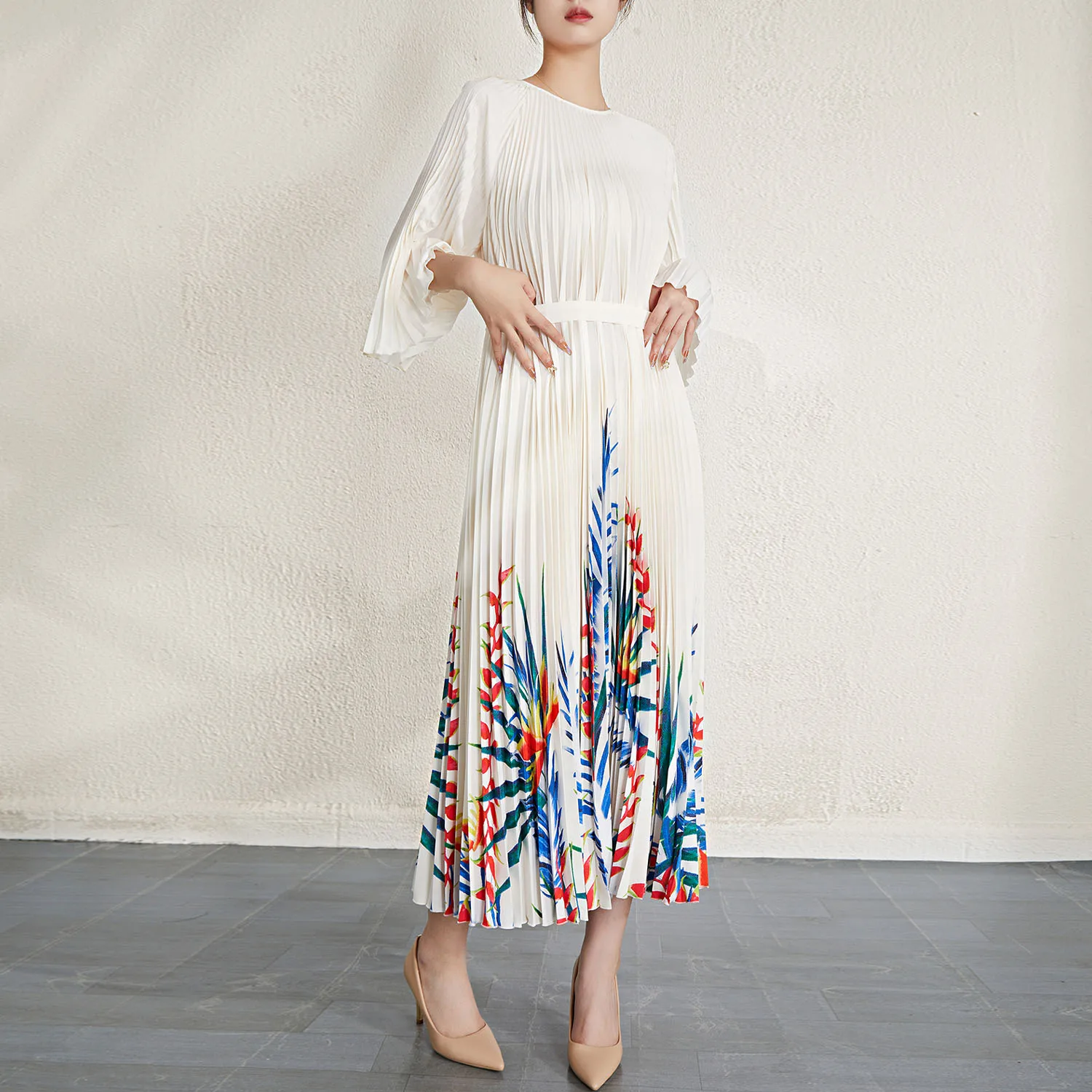 

2025 Summer New Printed Dress Round Neck Ladies Casual Style Pleated Dresses