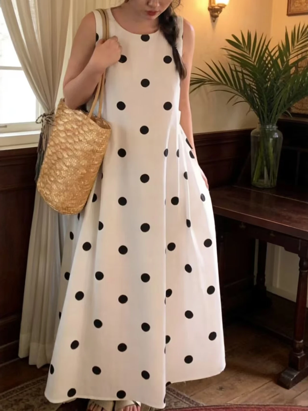 

Летнее платье в горошек во французском стиле, женское длинное платье без рукавов, стройнящее, больших размеров, белое, элегантное, А-силуэт