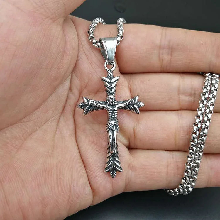 2025 Novo colar de Jesus St. Benz Nick Cross Retro Amuleto Pingente Pingente de aço inoxidável