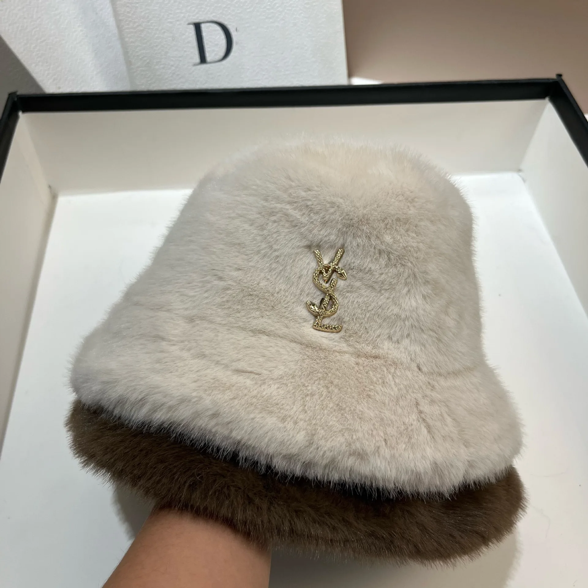 

​ Зимняя панама в корейском стиле 2025 — теплая шапка из искусственного норкового флиса, женская модная шапка-тазик, милая повседневная одежда ​