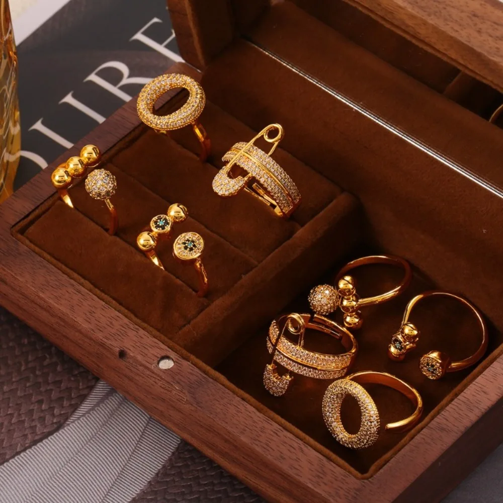

Women's Ring with Adjustable Opening and Inlaid Zircon Jewelry Made of Stainless Steel Fashionable and Versatile Accessories
