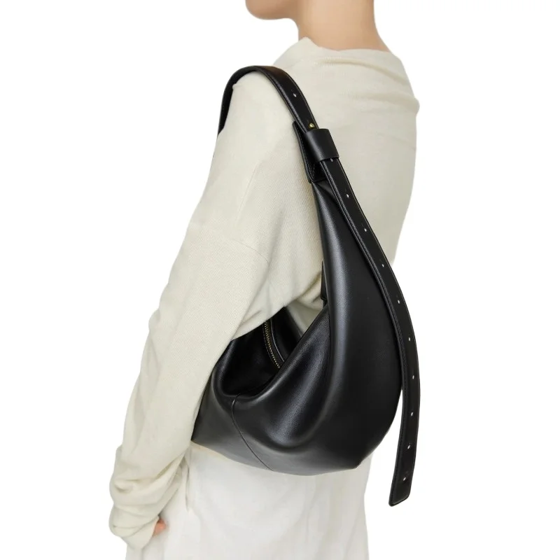 

High Quality and High Appearance Level Design Dumpling Bag Commuter Bag Hand Carry Shoulder Crossbody Large Capacity Black Bag