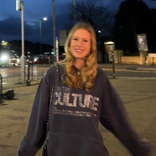 Camisa deportiva con capucha para mujer Y2K con letras y diamantes de imitación, camisa deportiva gótica punk de gran tamaño, lavada y desgastada