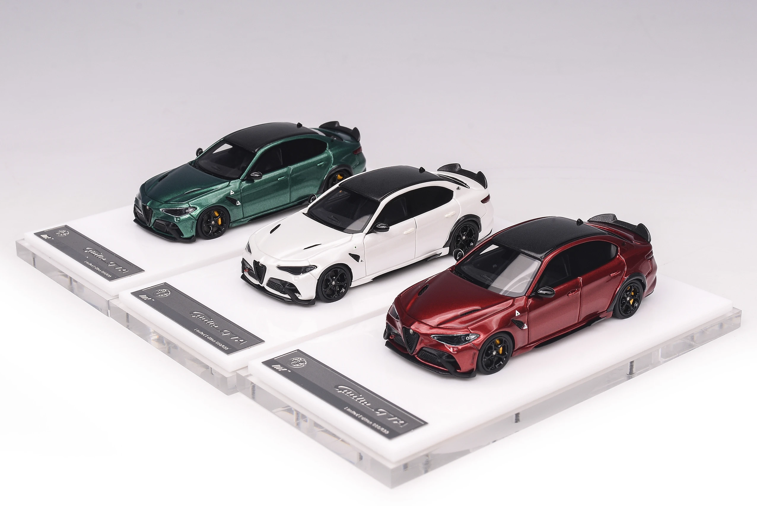 Diecast 1:64 Scale MOTORHELIX MH Alfa Romeo Giulia GTA Resin Car Model Collectible Toy Gift Souvenir Display Ornament