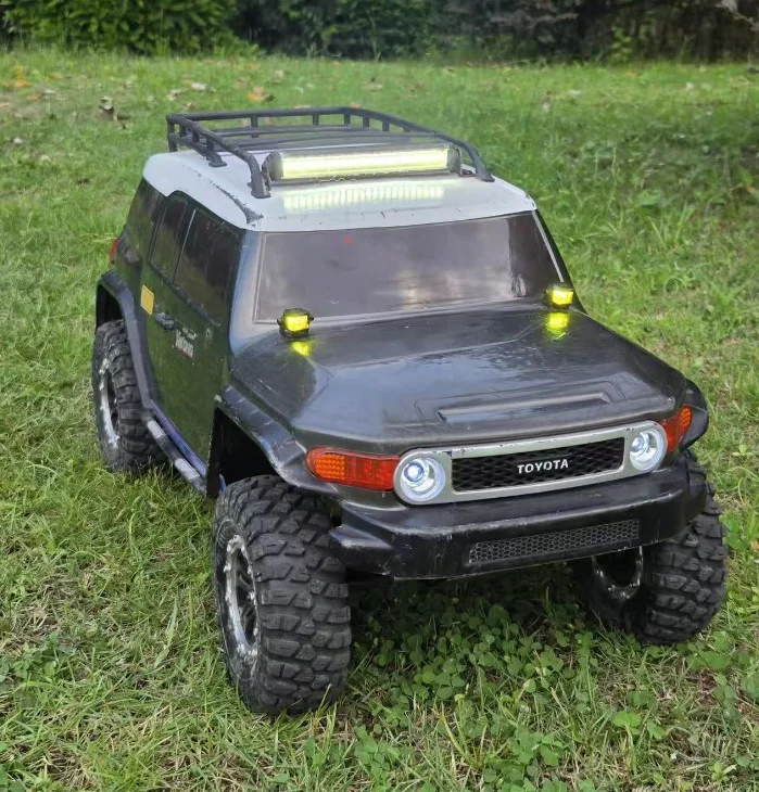 YK41031/10  FJ Cruiser Remote-Controlled Off-Road 4WD Vehicle