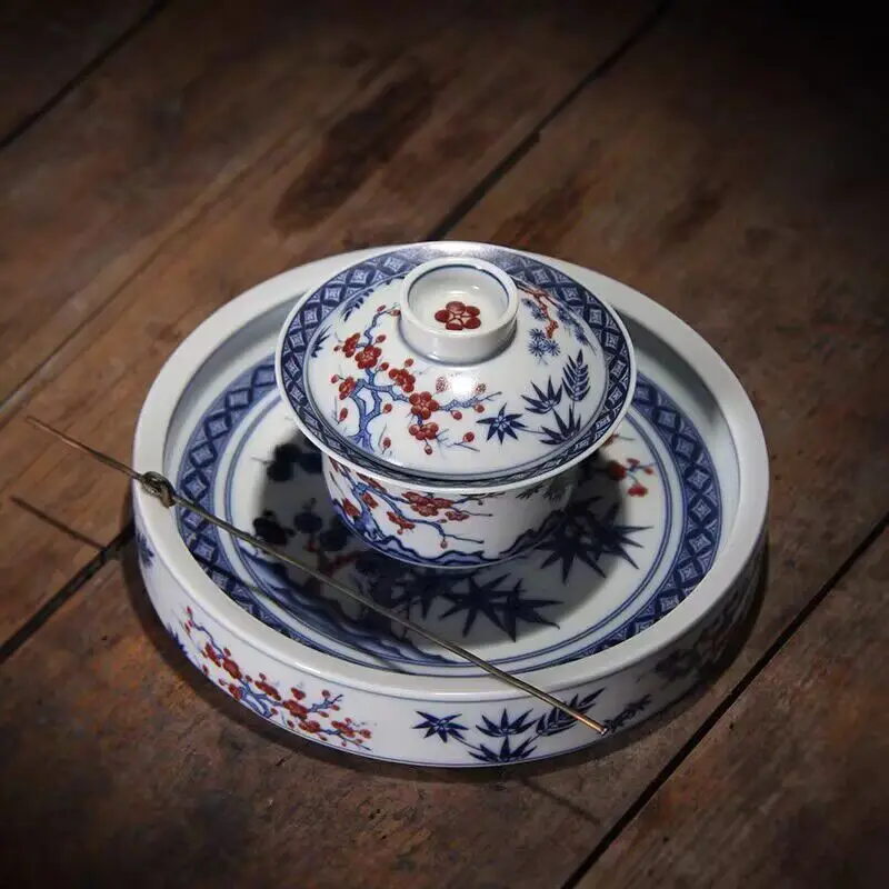 

Сине-белый подглазурный красный фарфоровый чайный сервиз с сосной, бамбуком и сливовым цветом, с крышкой и одной чашей для заваривания