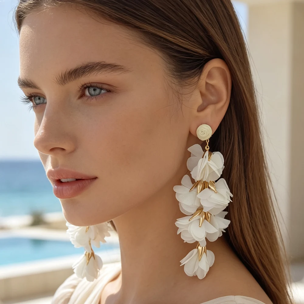 Trendige Hyperbola-Raffia-Stoff-Blumen-Ohrstecker, Einzigartiges Design, Sommer-Urlaub, Lässige Lange Quasten-Ohrringe, Großhandel – Detail 2