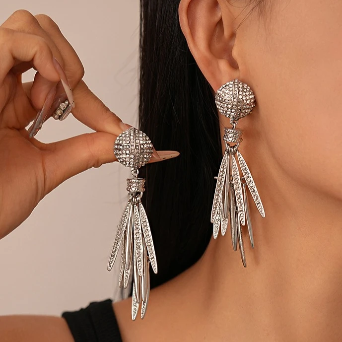 

1 Pair of Trendy Stylish Bohemia Dangle Earrings Cross Tassel Design Match Daily Outfits Party Accessories Fashionable Stuff