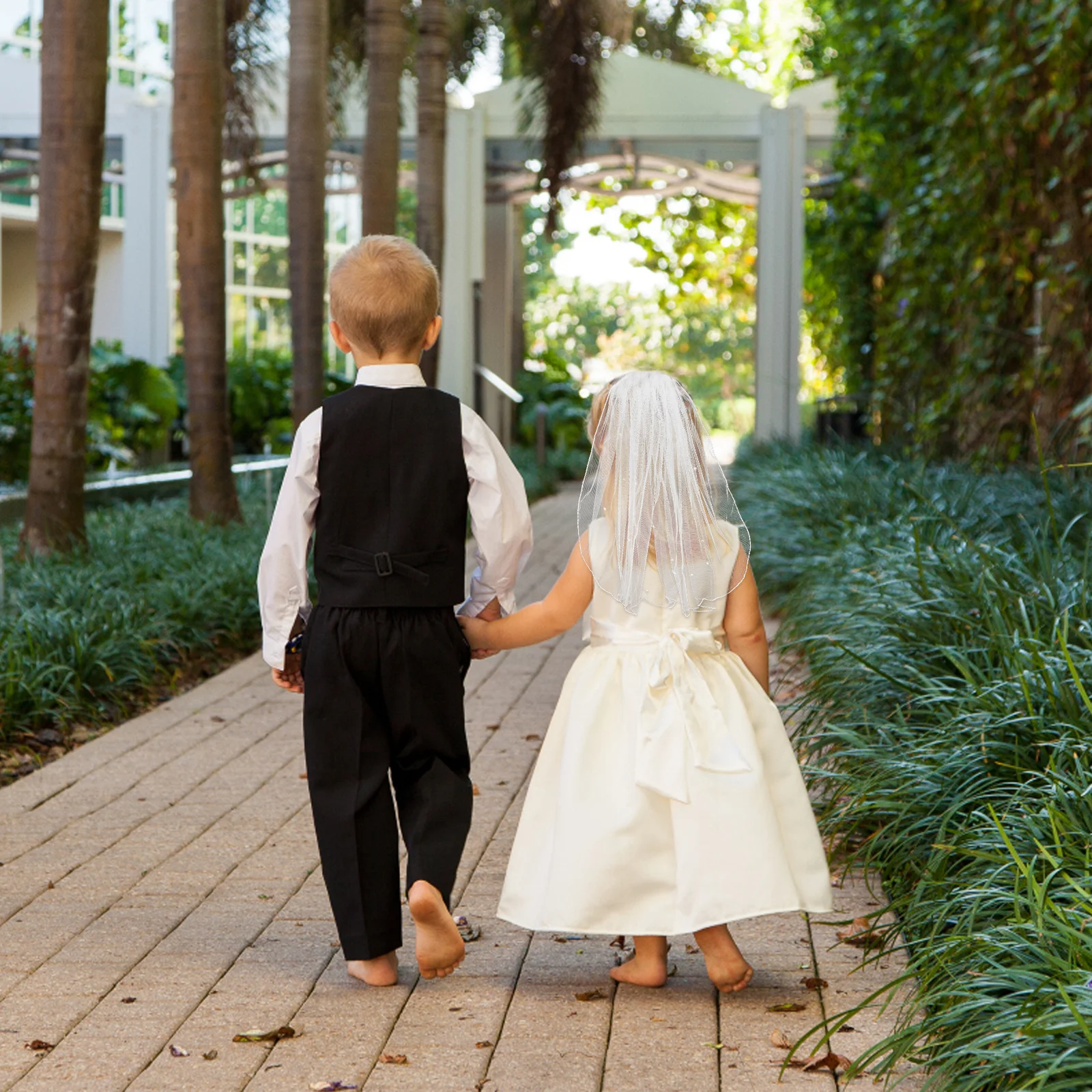

1 Piece Short Bridal Veil with Hair Comb Elegant Tulle Wedding Veil for Bride White Waist-Length Pearl Trim Ceremony Accessory