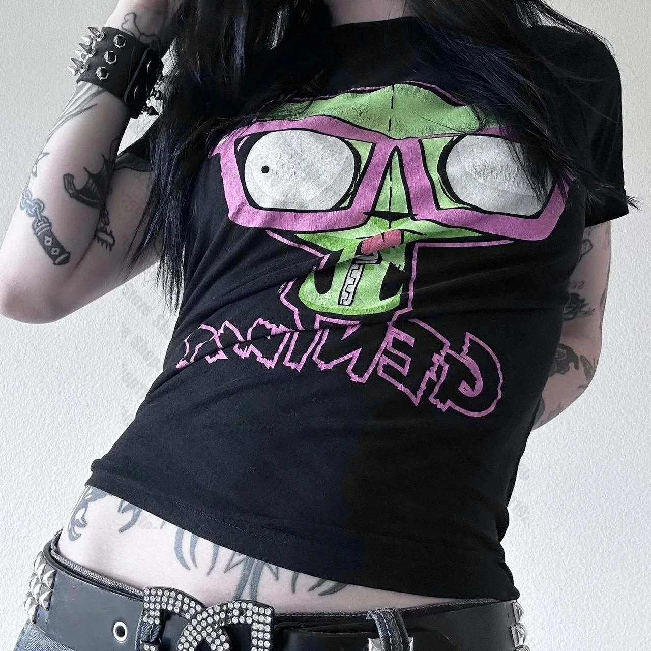 ملابس الجرونج للنساء ملابس 2000s Y2k كيتي تي شيرت نسائي مقصوص برسومات Y2k توب ربيع 2025 امرأة هاراجوكو قوطي إيمو