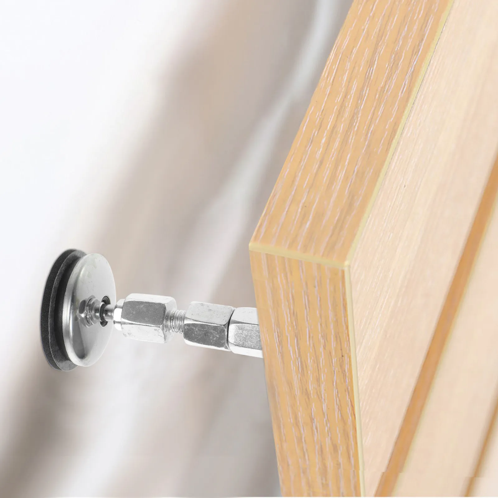 

Комплект из 4 металлических фиксаторов для кровати, регулируемый настенный стабилизатор, предотвращающий раскачивание, прочный противоскользящий инструмент для дома, спальни, кухни, дивана