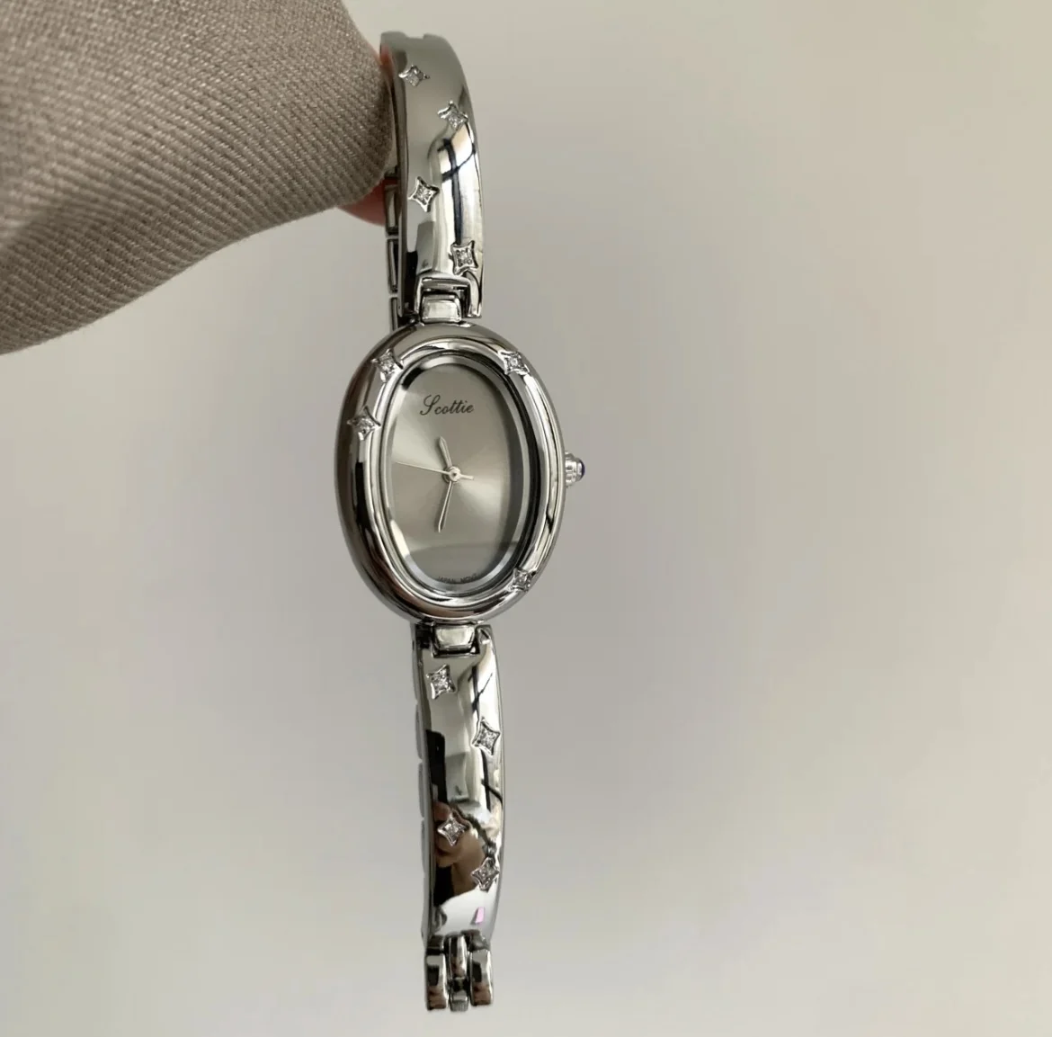 Design sense silver gray star bracelet chain style temperament versatile watch for women High-end luxury ladies watch