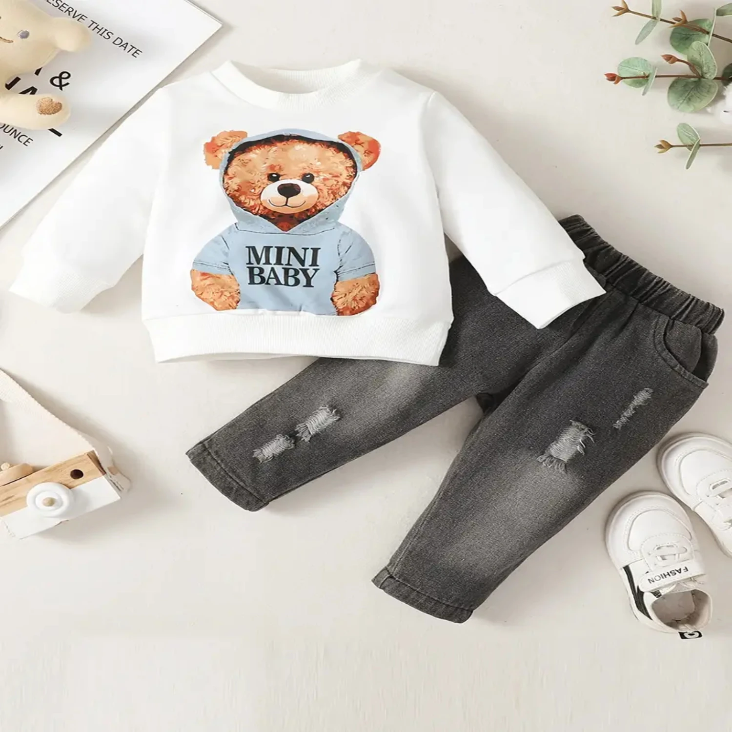 Warm Baby Boys Cozy Sweatshirt with Baby Bear Print - Denim Jeans Outfit Set Stylish & Comfy