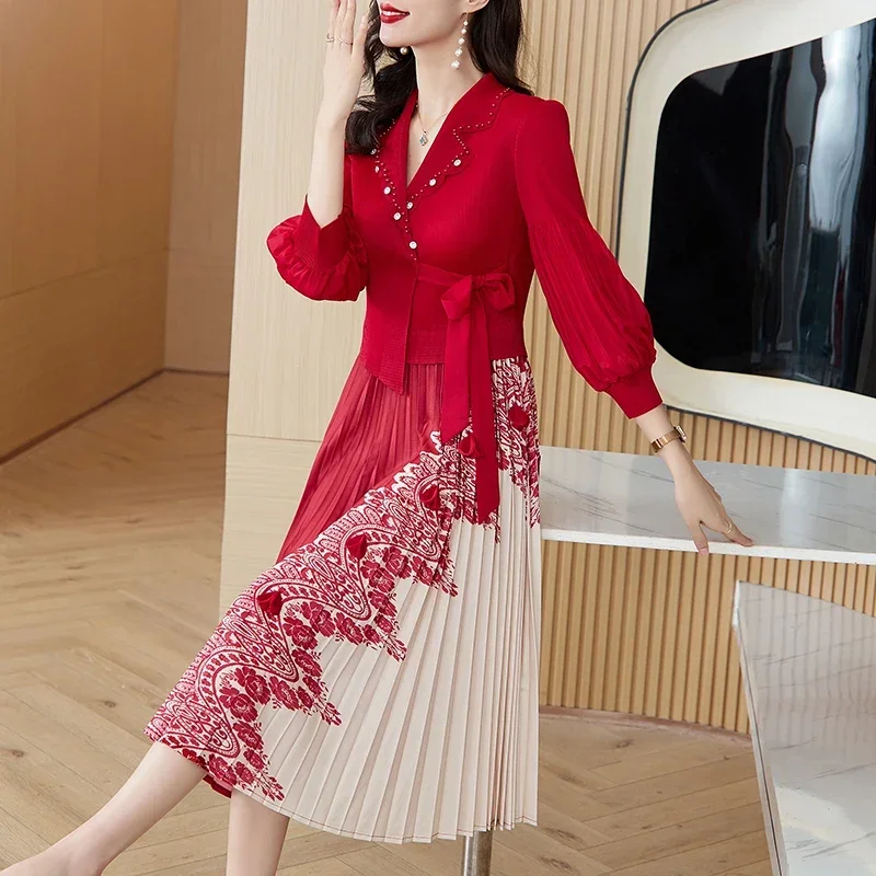 2024 Autumn Arrival Chic Pleated Mid-Length Dress Miyake Stylish Young Moms Embodying Grace Slimming Design Tender Elegance