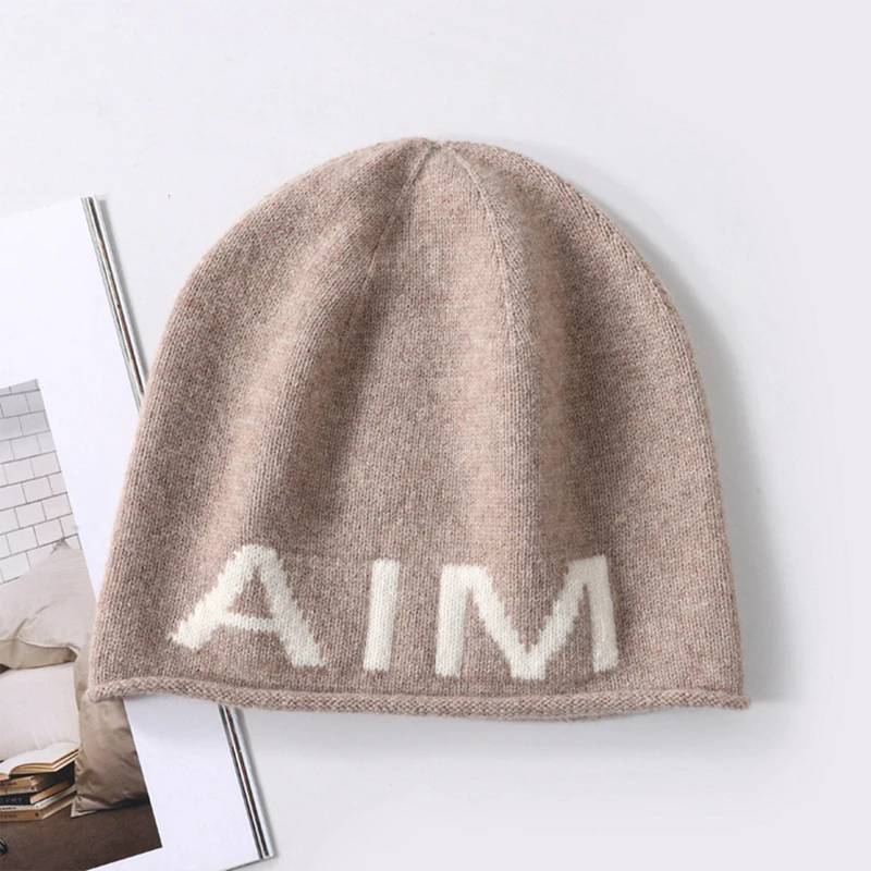 nouveau-produit-automne-hiver-2026-bonnet-tricote-100-laine-merinos-bonnet-brode-avec-lettres-bonnet-en-laine-bouclee-modele-polyvalent-et-tendance-pour-femme