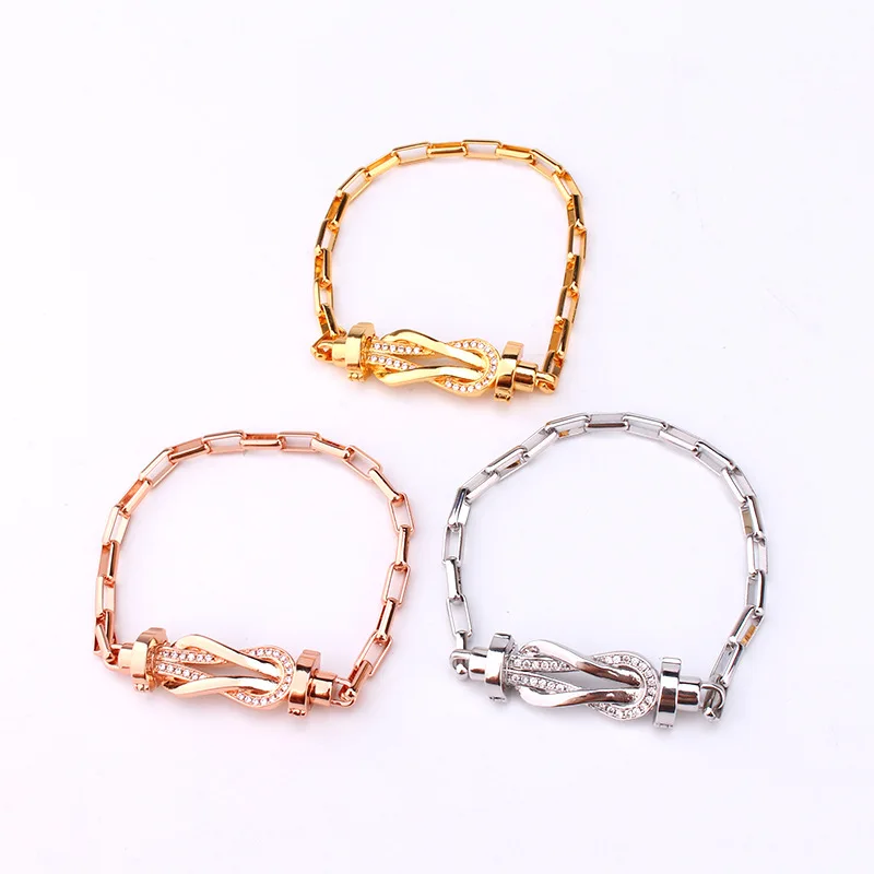 

Minimalist Knot Horseshoe Buckle Bracelet, Semi-polished Micro-inlaid Style for Women, Detachable Jewelry Wholesale