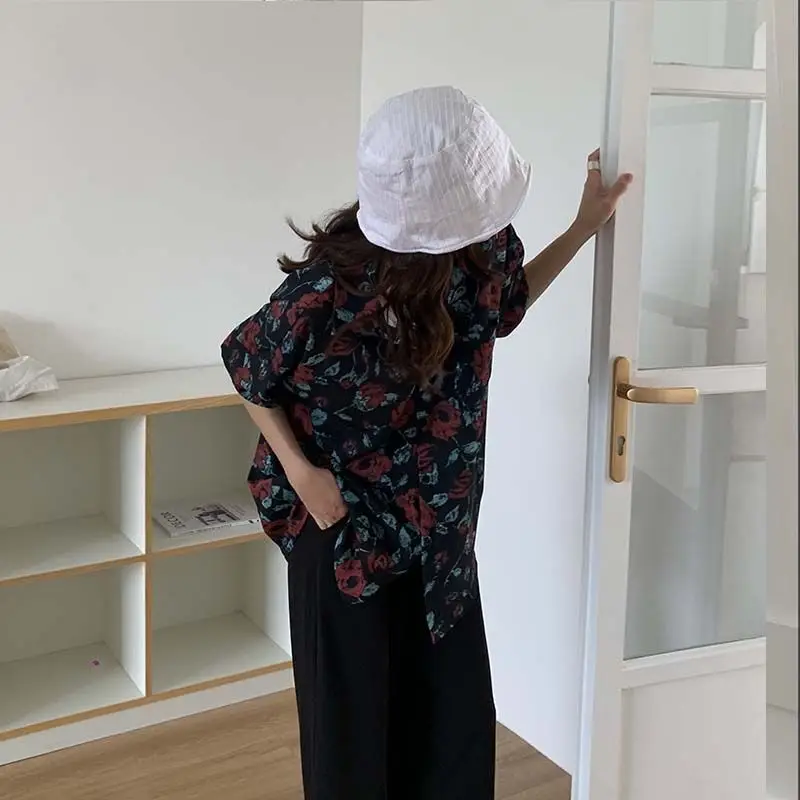2025 Summer New Hong Kong Style Beach Floral Short-sleeved Shirt Korean Style Loose