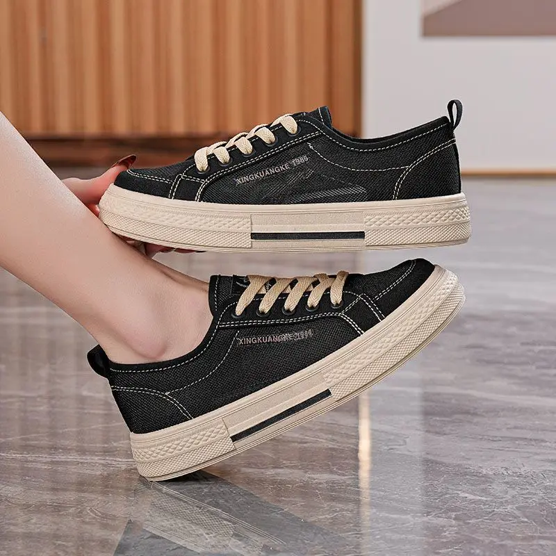

2026 New Summer Casual Canvas Shoes Breathable Mesh Soft Sole Versatile White Sneakers Lightweight Student Trendy Footwear