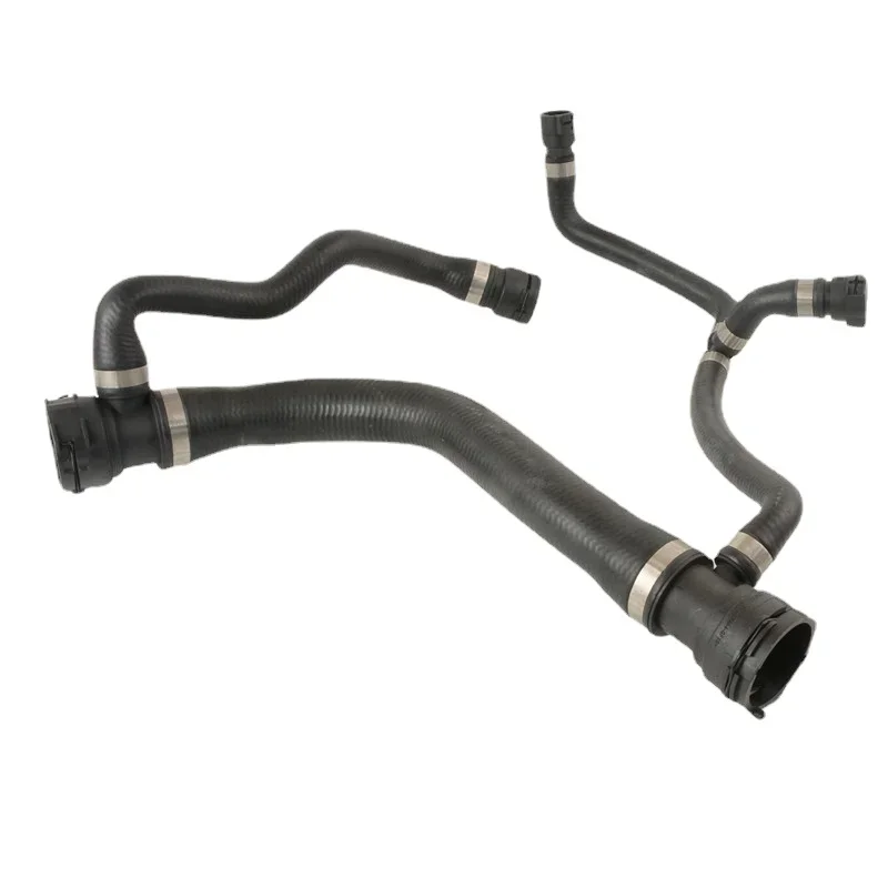 Voor BMW E65 E66 745Li 745i Bovenste radiateurslang van waterpomp 17127508010