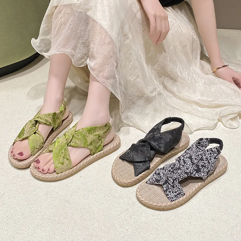 Embroidered Cloth Women' Sandals 2026 Summer New Green Fresh Pull On Beach Shoes Good-looking Students Flat Outing Sandals