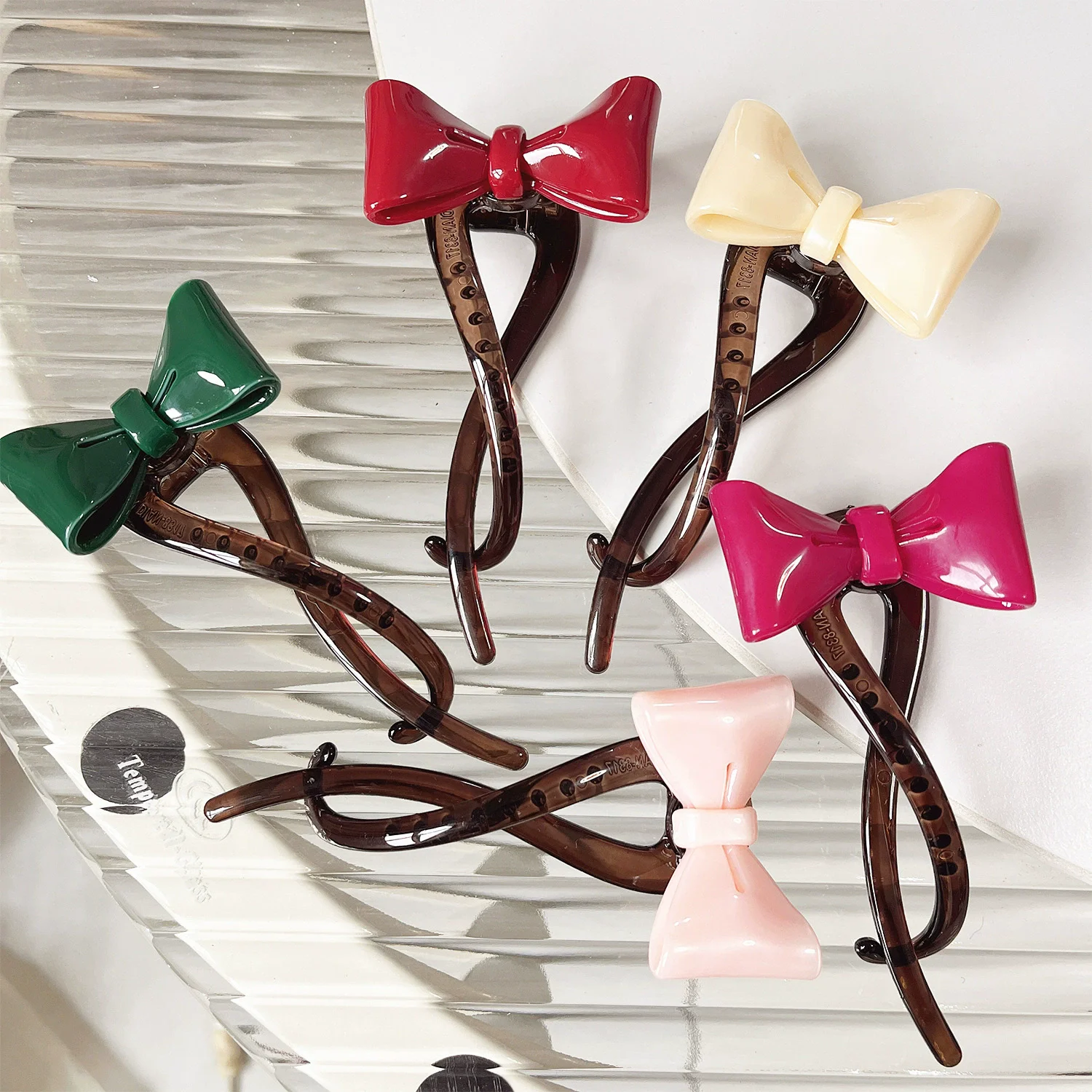

2025 Retro New 12cm High-Grade Bow One-line Clip Hairpin Retro Temperament Acetate Bow Twist Clip Hair Clip Hair Accessories