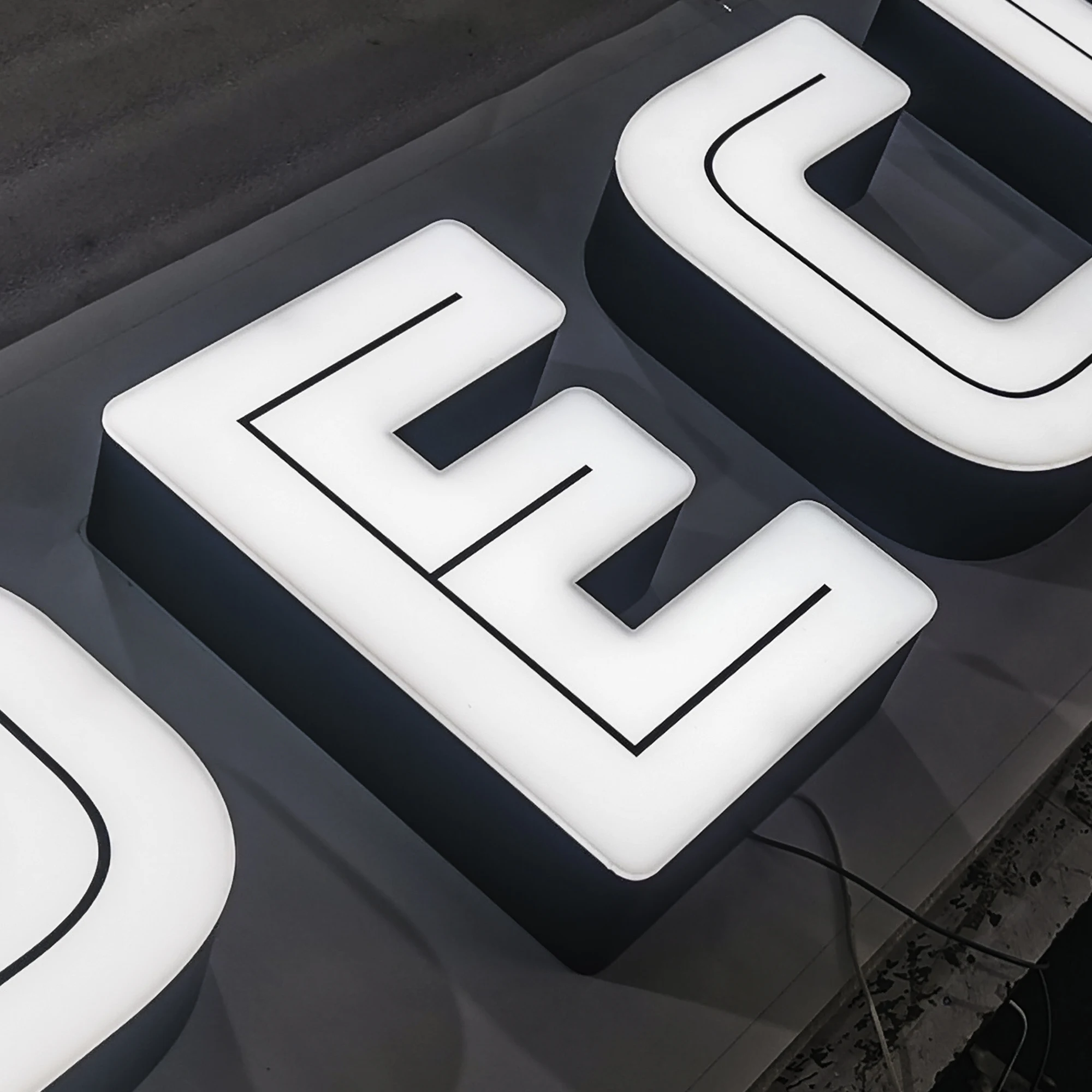 Customized Front Light Led Channel Letter with specific center line vinyl overlays