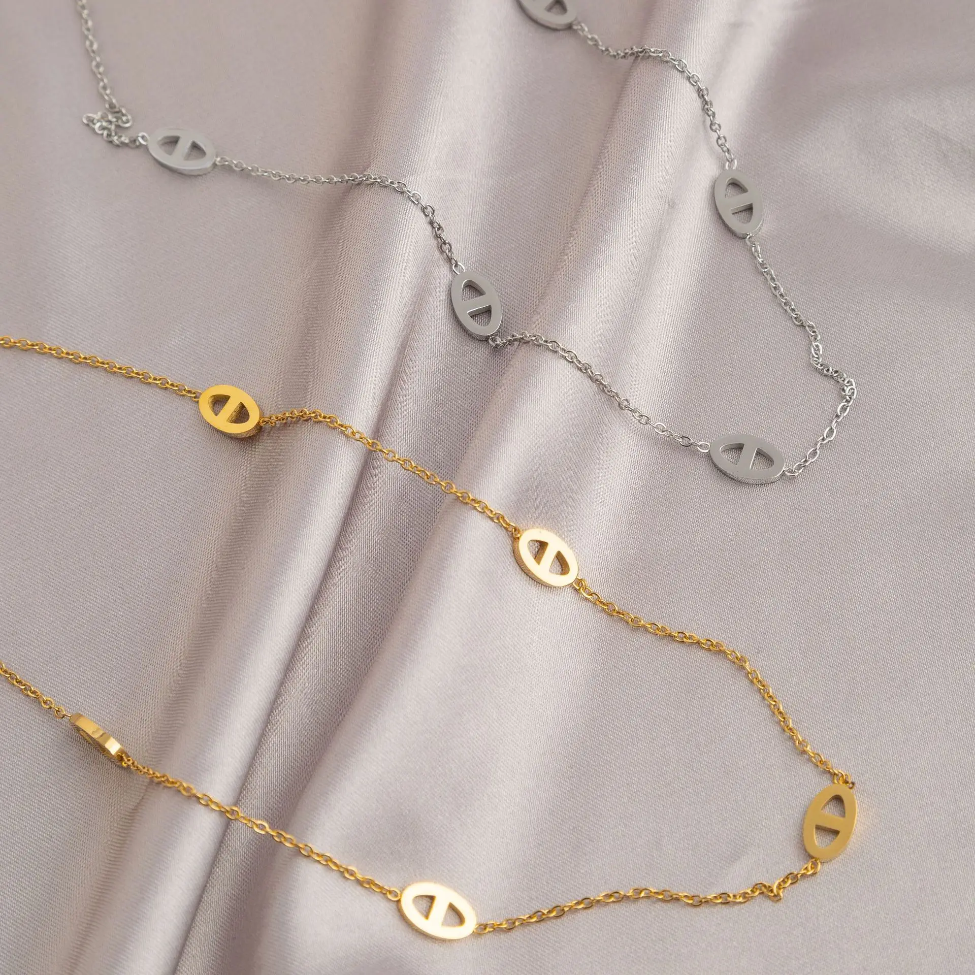 

Titanium Steel Non Fading Pig Nose Necklace for Women, Light Luxury, Niche Design, High-end Temperament, Collarbone Chain