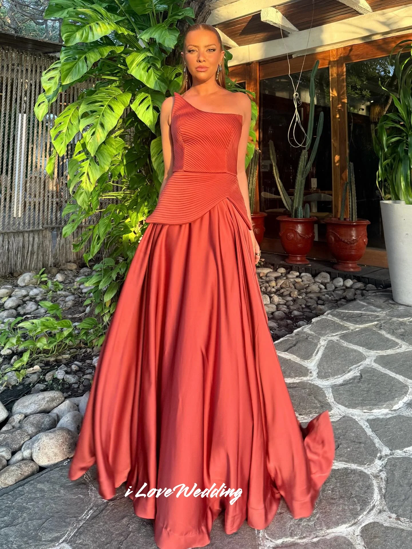 

Оранжевое вечернее платье без бретелек 2025 г., платье трапециевидной формы без рукавов для выпускного вечера, элегантное платье длиной до пола со шлейфом, свадебное платье по индивидуальному заказу