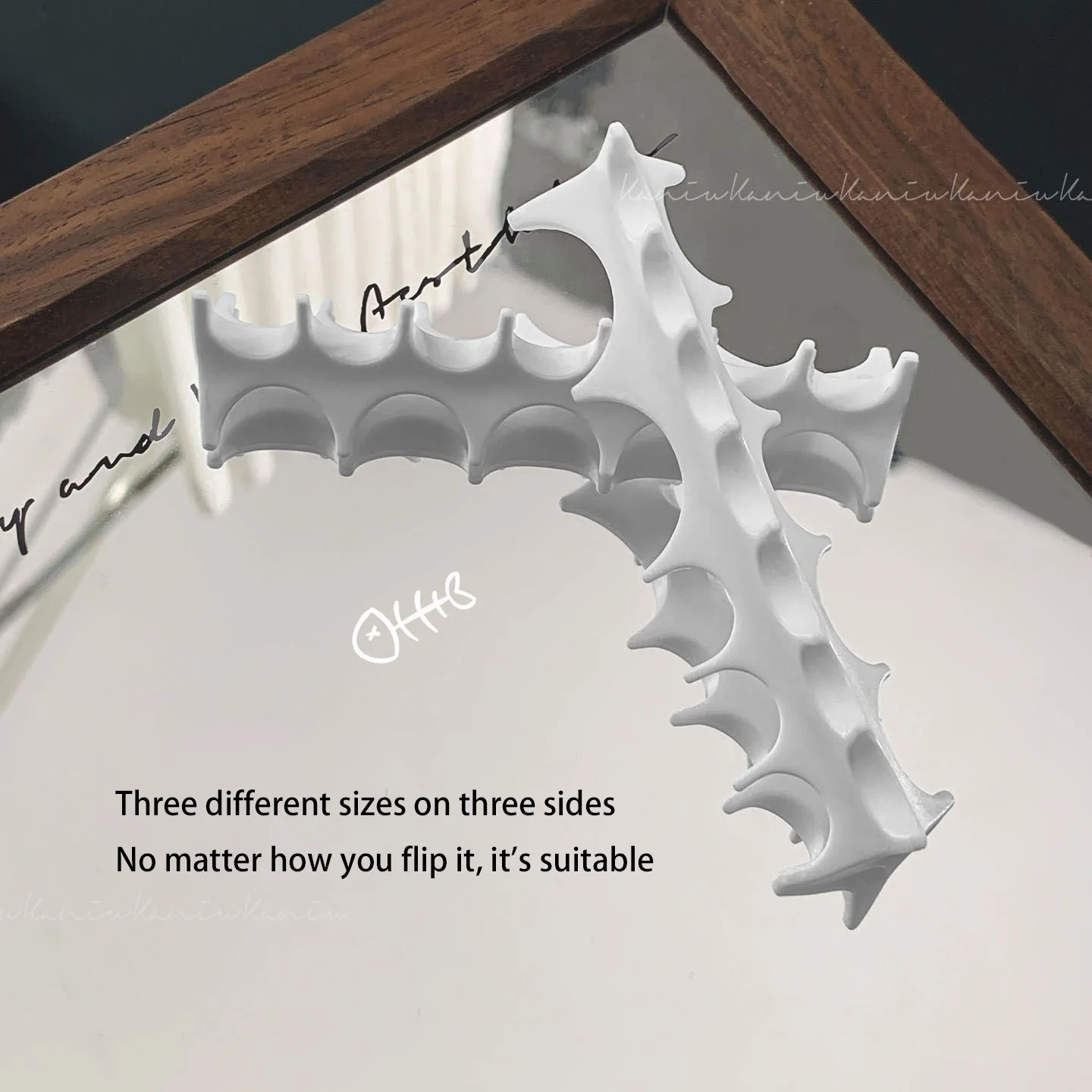 

Multifunctional Silicone Fishbone Pen Holder for Nail Art Anti Slip Multi Facet Design 3 Colors Nail Salons Specialized Tool