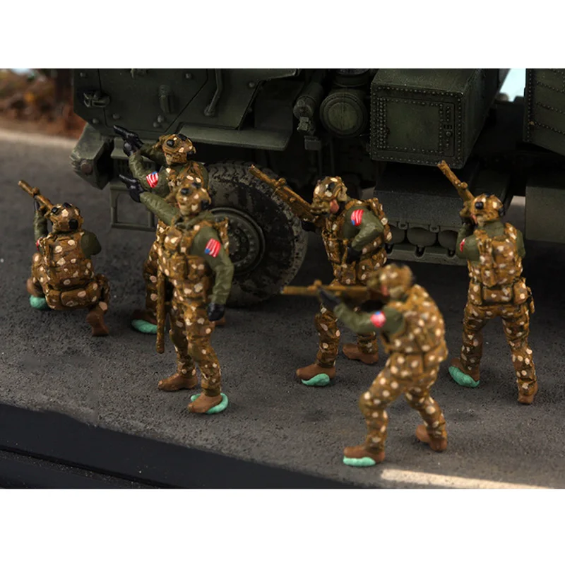 1:72 Scale เรซิ่น US Navy SEALs กองกําลังพิเศษ 6 สมาชิกกลุ่มฉากอุปกรณ์เสริมรุ่นผู้ใหญ่ของเล่นคลาสสิกของขวัญจอแสดงผลแบบคงที่