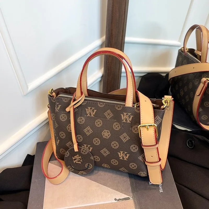 Classic Designer Paris Diaper Bag Luxury Tote Unique Leisure Business Solid Color Vintage Crossbody Purse For Ladies