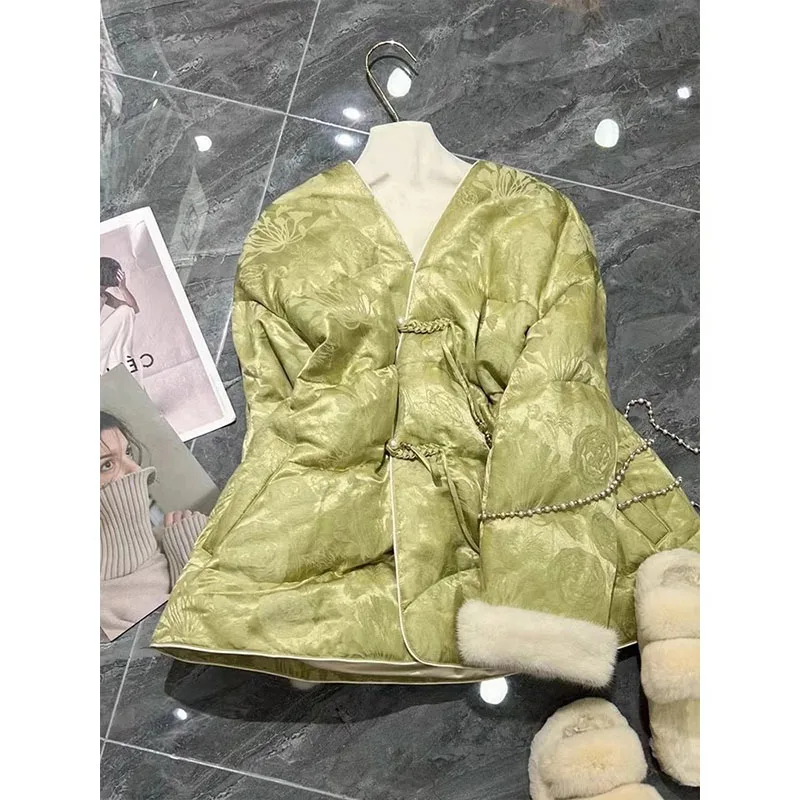 

Новая женская пуховая куртка в китайском стиле, зима 2025, с национальными пуговицами, высококачественная, очень красивая, теплая.