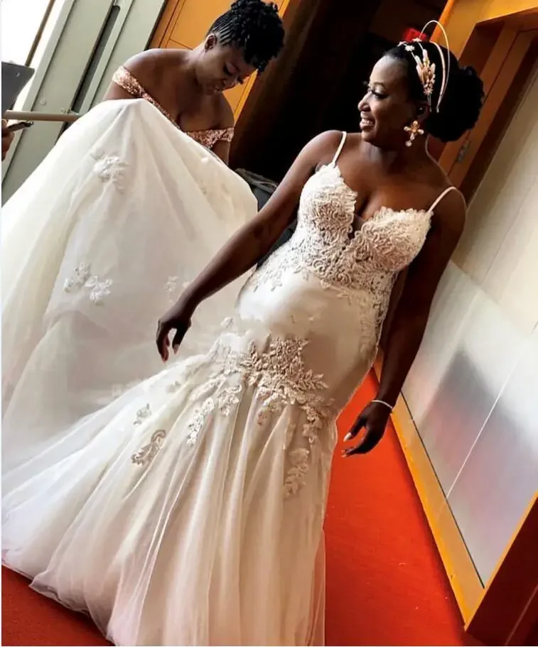 

Customized Modest African Mermaid Wedding Dresses Lace Applique Trumpet Bridal Gowns Beach Plus Size Dress Court Train Robes De