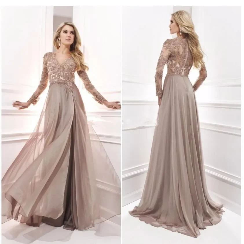 Graceful A Line Chiffon Mother Of The Bride Dresses V Neck Long Sleeve Side Slit Appliques Beads Evening Dress For Women