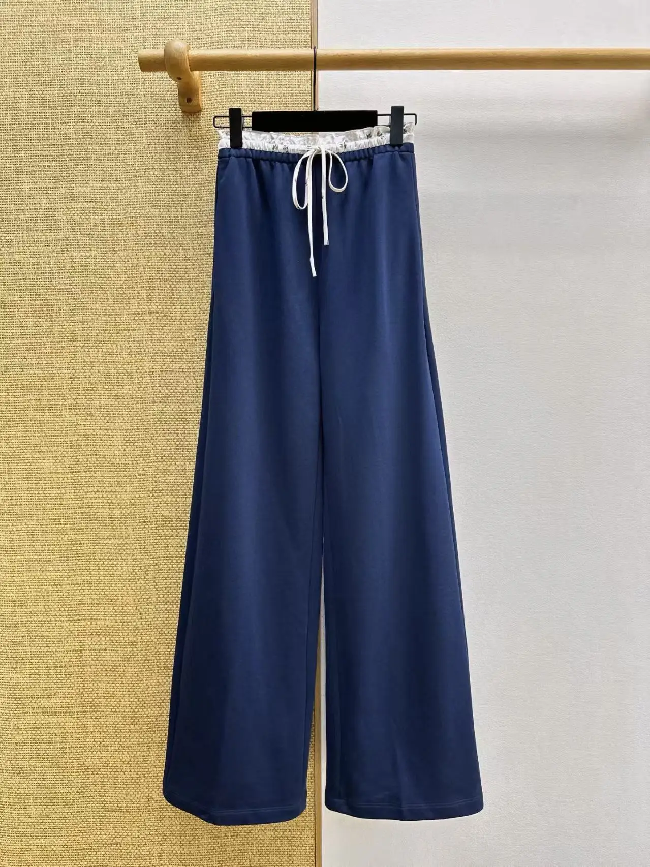 

Высококачественные новинки весенней и летней коллекции, брюки с эластичной талией и широкими штанинами, повседневные и удобные брюки.