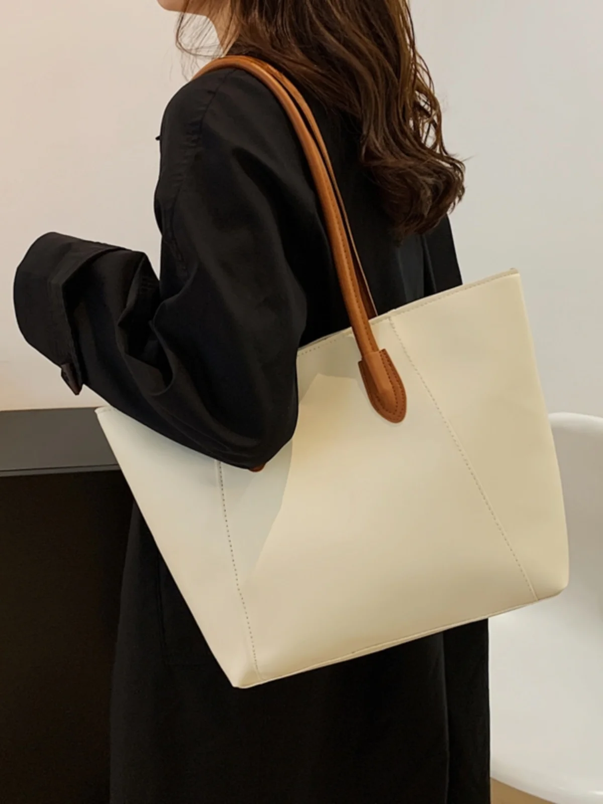 حقيبة يد نسائية عصرية كبيرة السعة، حقيبة كتف بسيطة غير رسمية، موديل 2024 الجديد، حقيبة للتنقل اليومي من الجلد الصناعي #2