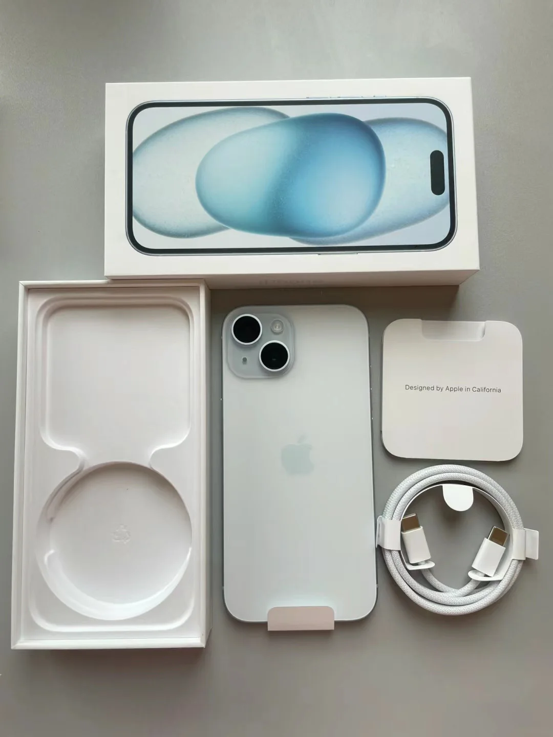 ابل ايفون 15 A3092 iOS 17 ابل A16 بيونيك رقاقة سوبر ريتينا XDR OLED عرض 48MP الكاميرا الرئيسية IP68 مقاومة للماء