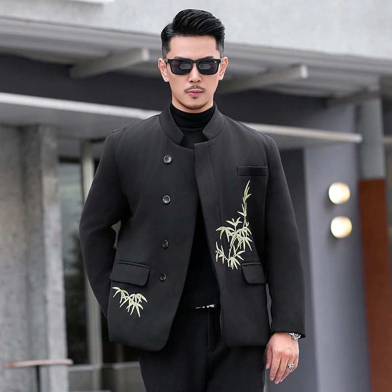 

Новый мужской костюм 2025 года в китайском стиле с вышивкой, осенний пиджак с воротником-стойкой на пуговицах, в западном стиле, для делового образа, создающий эффектный и стильный образ.