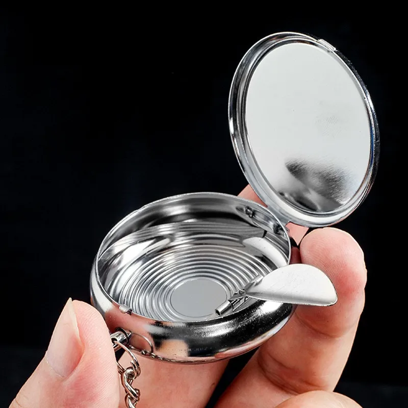 

Portable car cigarette ashtray, random pattern, pocket ashtray with keychain, mini stainless steel