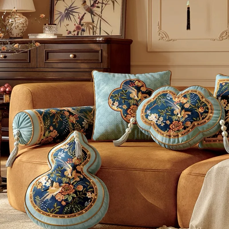 Chinese Pillows Retro Flora Bird Cushion Case Luxury Brown Blue Velvet Decorative Pillow Cover For Sofa Chair Home Decorations