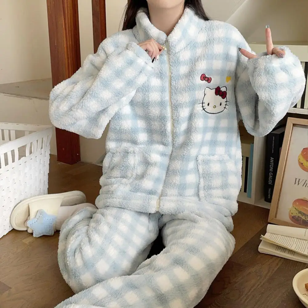 Hallo Kitty Frauen Plüsch Pyjamas Set Sanrioed Kawaii Herbst Winter Verdicken Hause Kleidung Mädchen Cartoon Verdicken Nette Tops Hosen