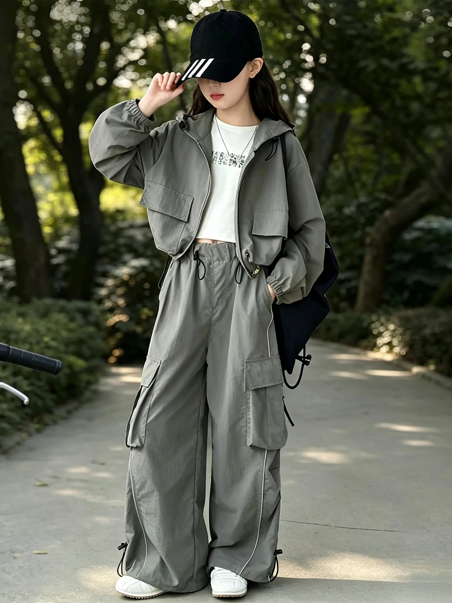 ensemble-de-vetements-de-sport-a-la-mode-pour-filles-en-automne-pantalon-de-travail-et-vetement-d'exterieur-pour-enfants-ensemble-deux-pieces-style-coreen-tissu-en-nylon