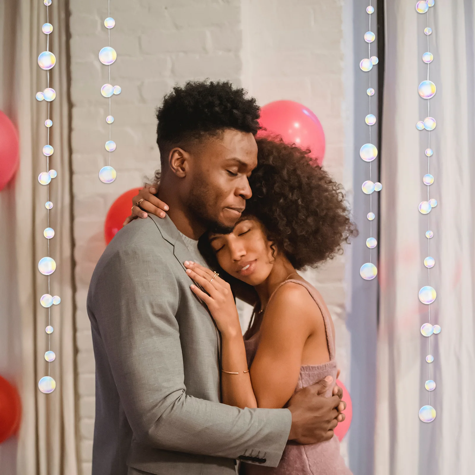 

4Pcs Water Bubble Garland Sea Themed Party Decorations Iridescent Hanging Streamer for Kids Ocean Room Wall Stickers