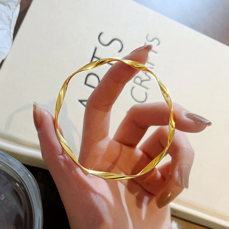 Classic Trendy Gold Color Stainless Steel Mobius Strip Twists Bangles for Women High Quality Bride Bracelet Jewelry Gift No Fade