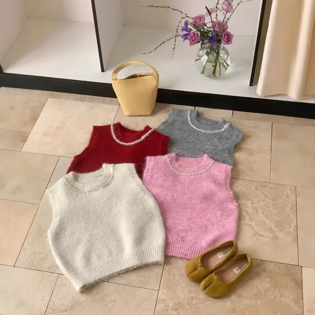 

Women's Korean Style Knitted Vest Simple round Neck Sleeveless Loose Fit Stacked Plush Age-Reducing Outer Top