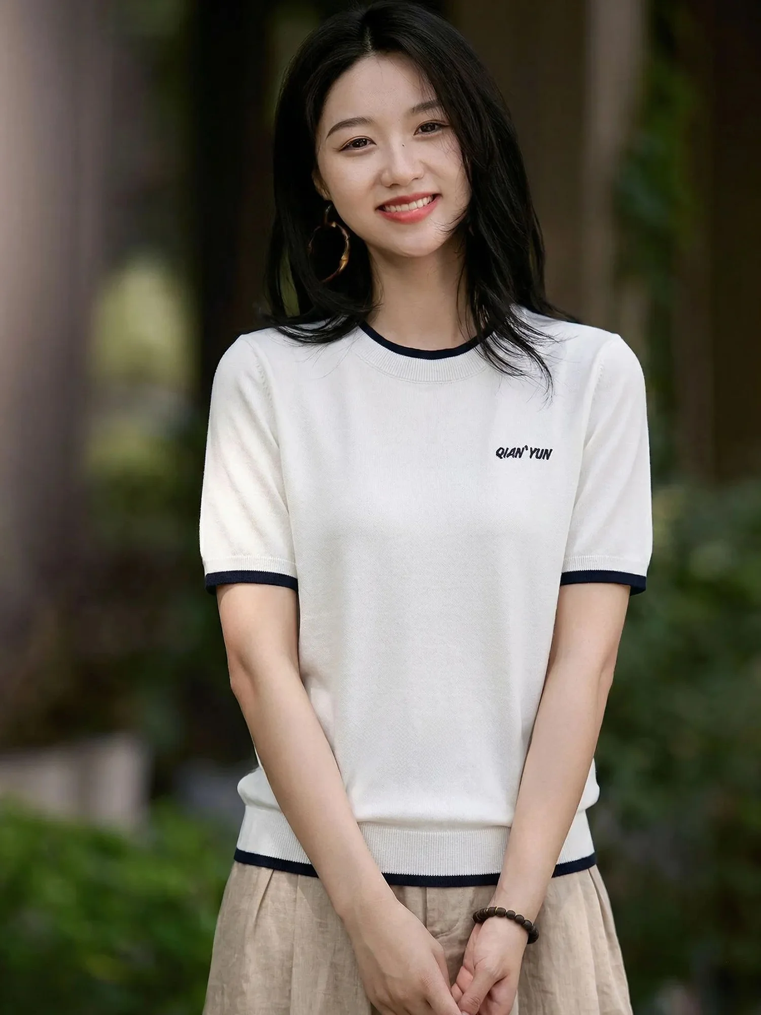 

Chivirin Fashionable Short Sleeve Knitted T-Shirt Women's Slim Fit round Neck Top Stylish Casual Summer Shirt for Ladies