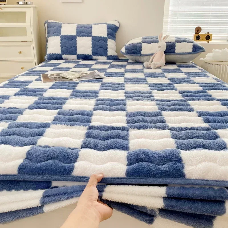 

Soft Warm Plush Mattress Protector Cover Winter Couple 2 People Black White Plaid Elastic Fitted Sheet Bed Protection Pad
