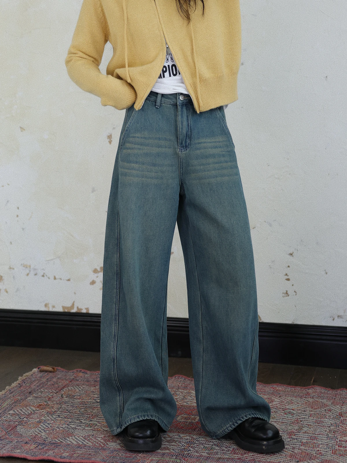 

Женские джинсы DR с подкладкой, винтажные, с эффектом потертости, свободные, широкие штанины, зимние, универсальные, стройнящие, с высокой талией...