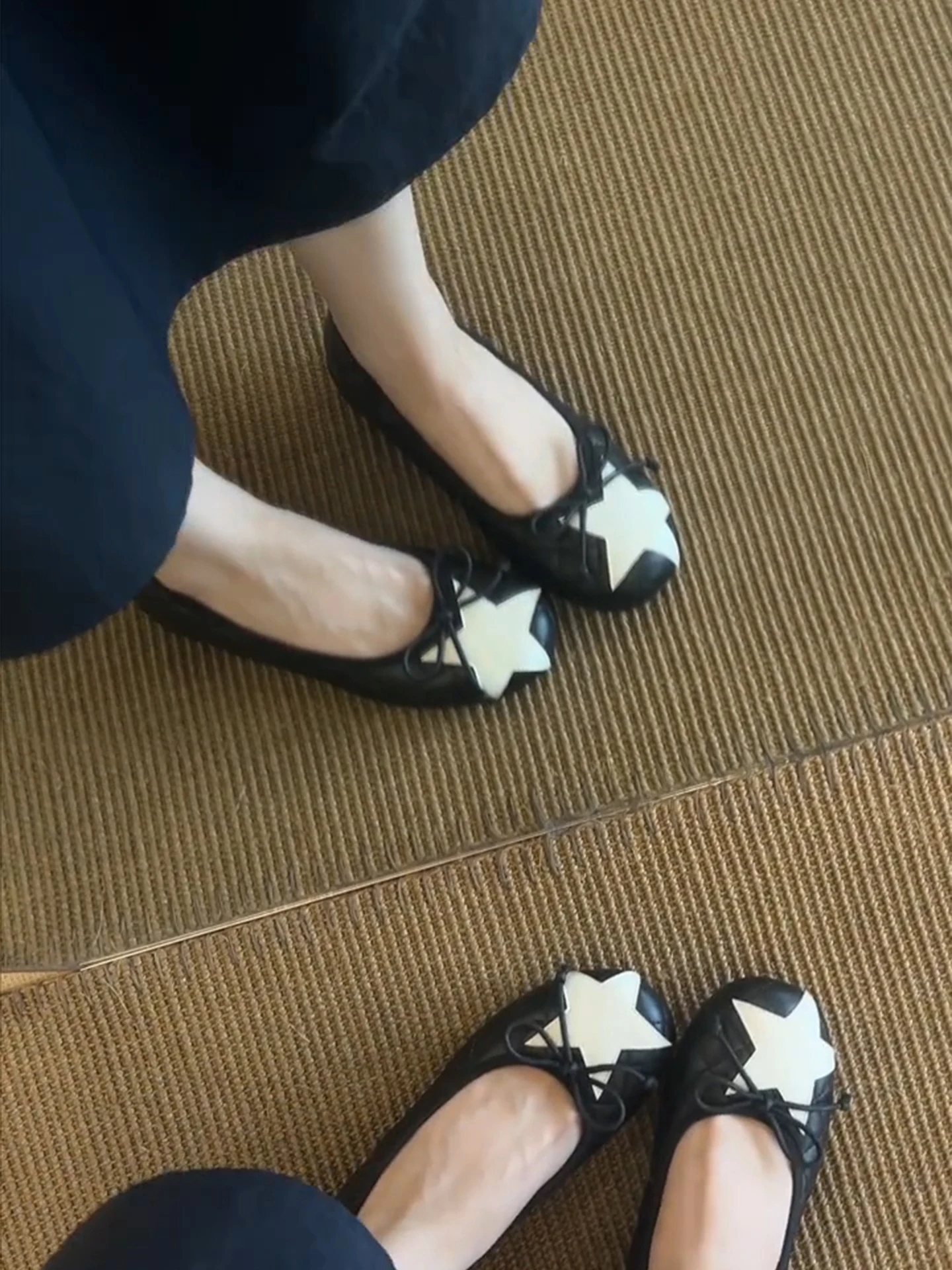 zapatos-planos-de-mujer-con-punta-redonda-y-suela-suave-version-de-cuero-con-lazo-de-mariposa-bailarinas-casuales-y-moderna