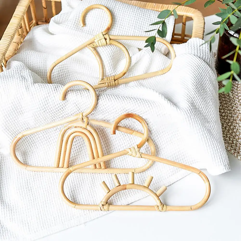 

Kids Clothes Hanger Rattan Rainbow Moon Sun Coats Storage Hanger Closet Organizer Display Hangers Scarf Garments Hanging Rack